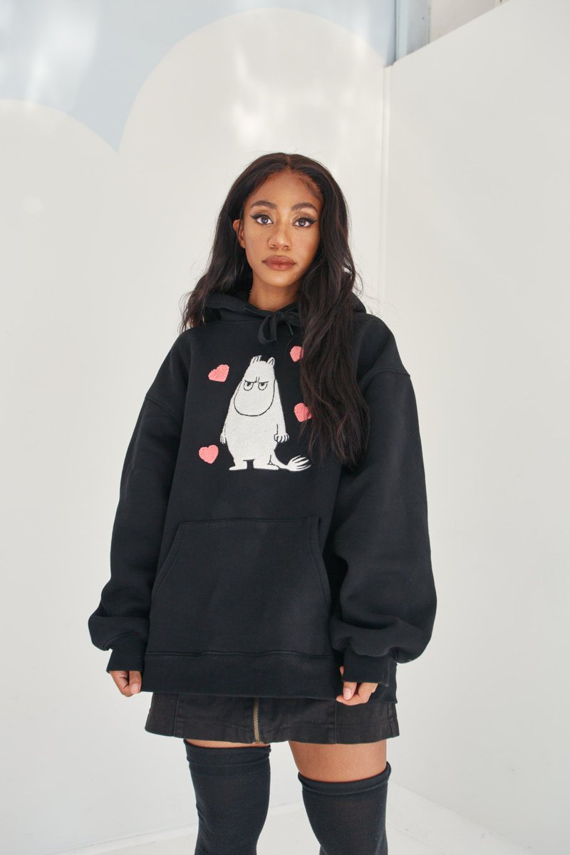 jasmine_blu's tweet photo. Just Peachy x Moomin will be releasing 11/5 at 2PM PST !!!! I have been working on this collaboration for the past year and i’m so excited to share the rest of the collection ! https://t.co/ruMPdpWocx