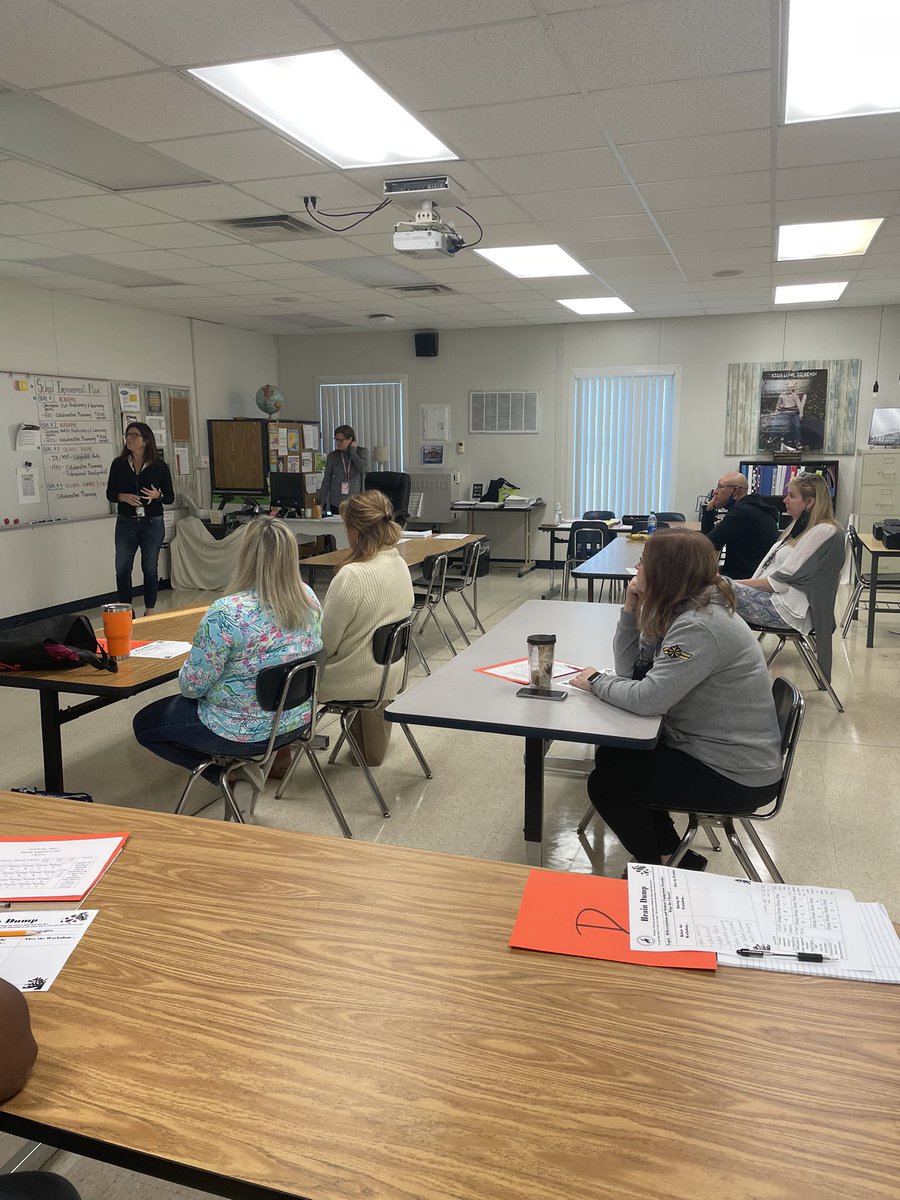SRMSCowboys's tweet photo. The next session was about Student Engagement and was led by Ms Tobias and Mrs Sturgeon. #sdircpdday https://t.co/1dBGofM9oE