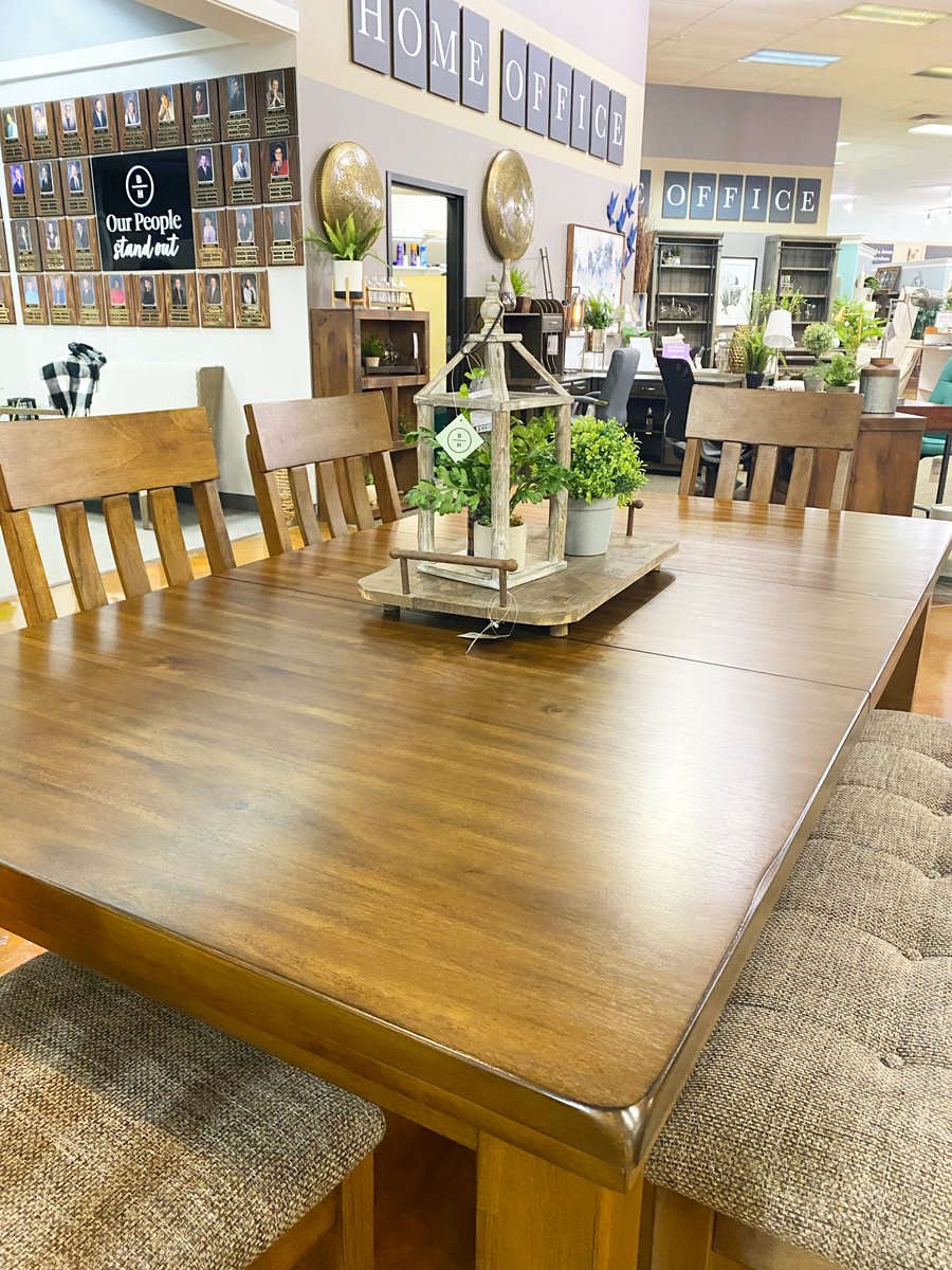 BoulevardHome's tweet photo. Welcome to November! 😃 This set is an absolute fav of everyone who has seen it🧡 This wood dining table with upholstered seats and bench is a show stopper! Bring this set home today!
6 piece dining set: $1099.99 https://t.co/4sU8nHtkYJ