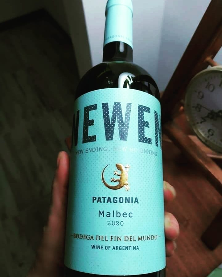 BsCosmica's tweet photo. En cada final y en cada comienzo de Newen, siempre hay una historia...
VINIFICACIÓN: Maceración por 25 días. Fermentación maloláctica 100%.Crianza en roble francés y americano durante 4 meses
#Winelovers #wine #newen #Patagonia #Neuquen #Argentina @Lunaycopas 
@bodegafindelmundo https://t.co/Uev1mhIBi5