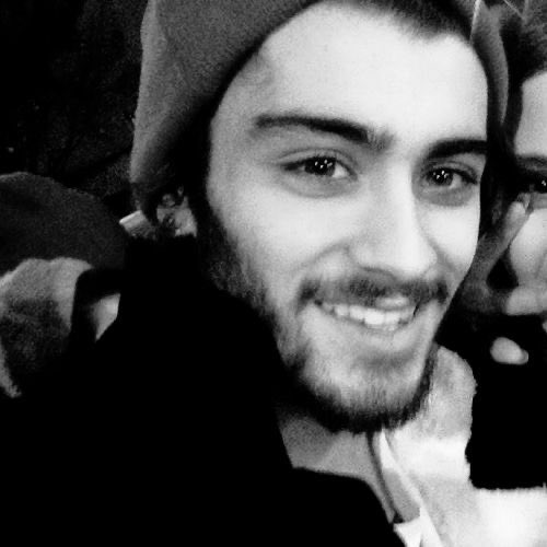 caliioum's tweet photo. @1directionIran WE LOVE ZAYN
I STAND WITH ZAYN
FREE ZAYN
#hadidIsOverParty 
#AlwaysWithYouZayn 
#respectzayn https://t.co/z5mHmCzki0
