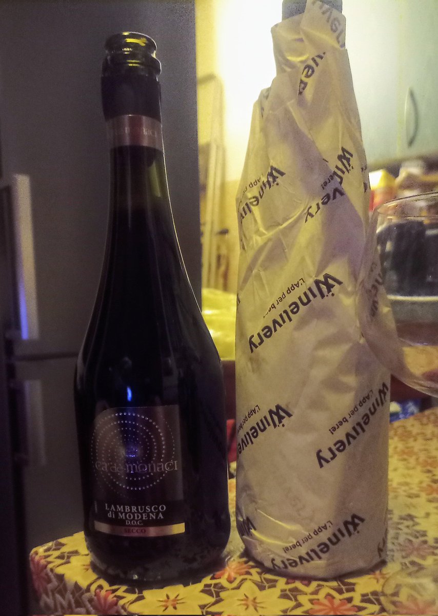 Chiaraandy's tweet photo. Questa sera io&te del buon vino e #FreeGuy cosa chiedere di meglio?
#1novembre #FilmAndWine #TantoLove #BuonaSerata https://t.co/uhcyhwLSK7