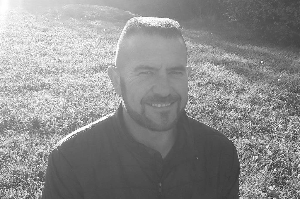 jllacapelle's tweet photo. Emmanuel Cueff, un ancien militaire âgé de 50 ans, est décédé ce week-end après avoir été battu à mort par "cinq ou six individus" devant sa compagne.

Profonde tristesse et immense colère face à cet ensauvagement quotidien qui tue et mutile nos compatriotes ! #Montauban https://t.co/kw8Dary4Xa