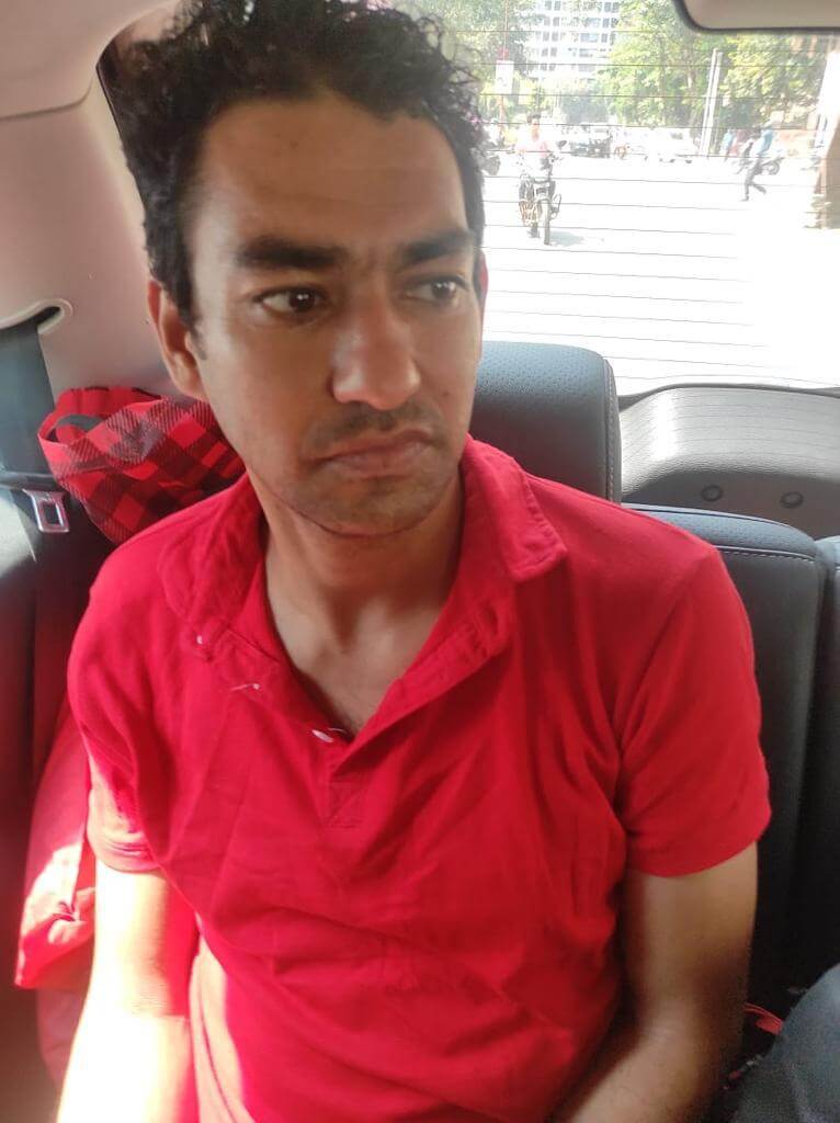 60 हजार करोड़ की ठगी करने वाले को अलग-अलग राज्यों में ढूंढ रही थी पुलिस, प्रयागराज में बना रखा था ठिकाना newsprayag.in/?p=961