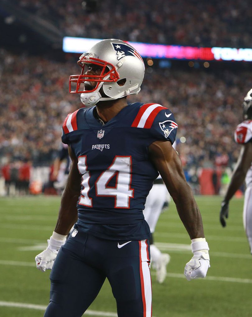 PatriotsNV's tweet photo. Make one of these happen by tomorrow @Patriots https://t.co/FlfLGWfSZ9