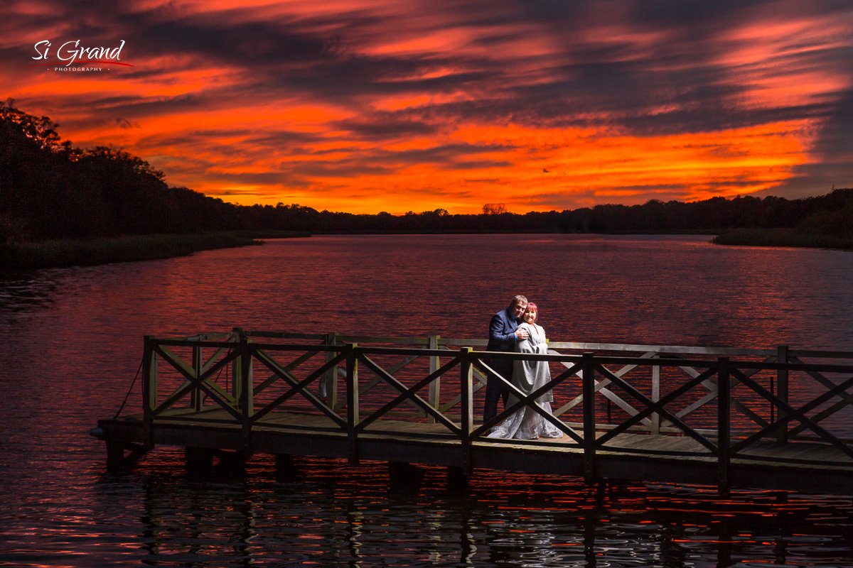 I can't promise every couple a sunset like this, but wasn't it stunning at @boathouse_info on Saturday?
#norfolkweddings #norfolkskies #norfolkweddingphotography #norfolksunset