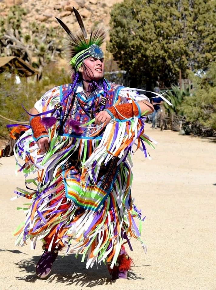santaclarita's tweet image. November is National #NativeAmericanHeritageMonth! Celebrate Native American culture on 11/4 at The MAIN during the &quot;Through Our Eyes: The Art of Contemporary Native America” Art Reception (6:00 p.m.) and the all Native American &quot;10 by 10&quot; Variety Night (7:00 p.m.).