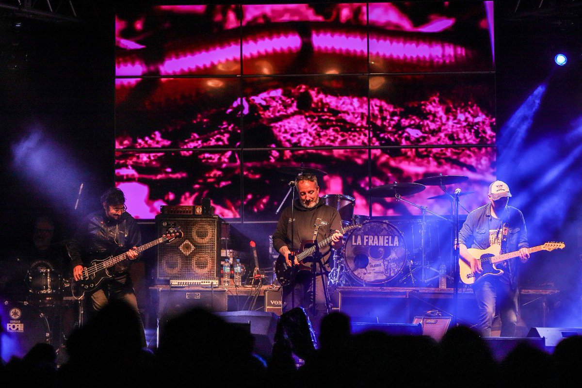 tavobruno's tweet photo. Una gran feria de emprendedores locales y vecinxs de nuestra ciudad. Amigxs y familias pudieron disfrutar de musica en vivo, escuchar a nuestros artistas locales y bailar  con la presencia de @la_kompe_ y @lafranelaoficial. https://t.co/dG2bz3bfY1