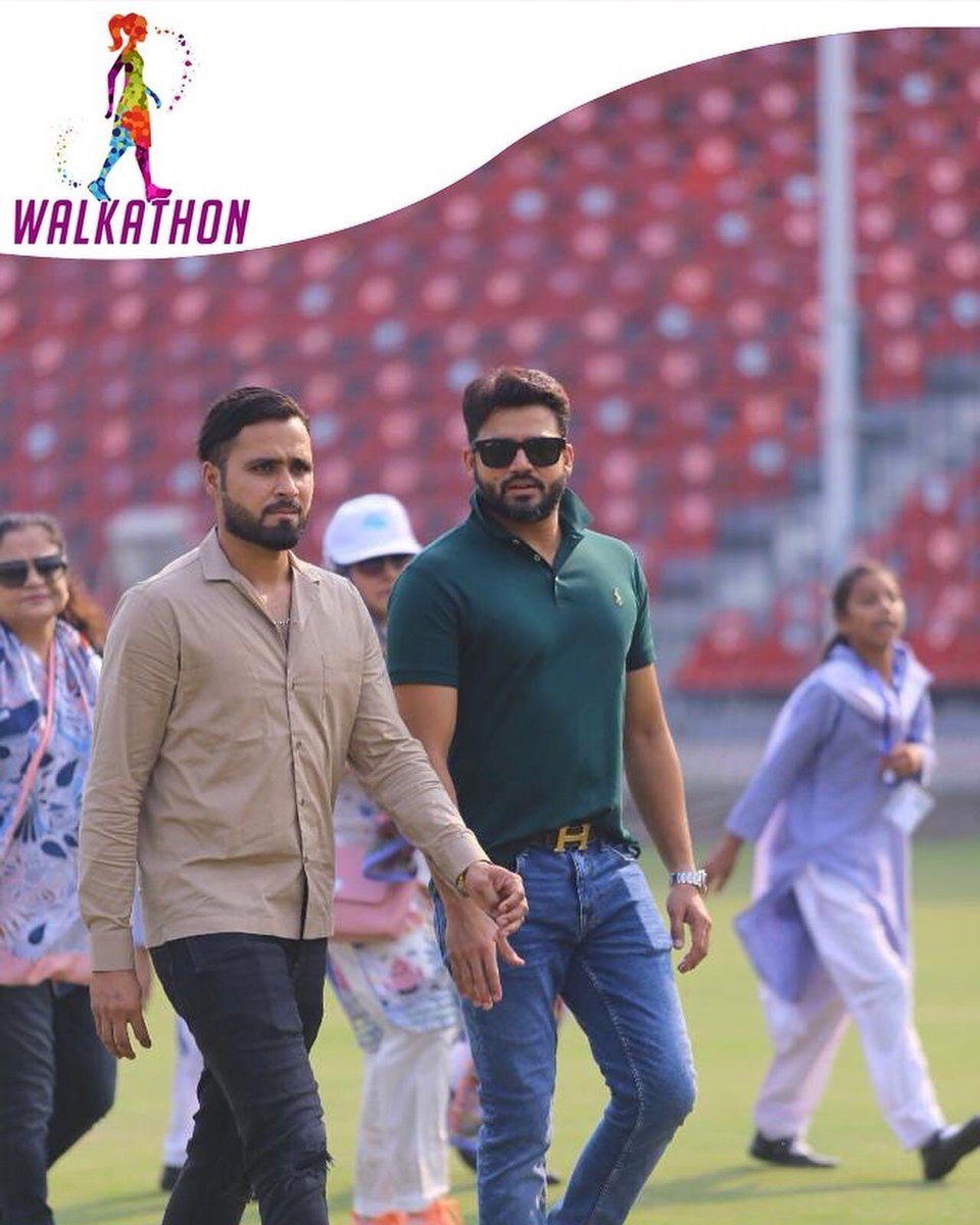 WalkathonP's tweet photo. A glimpse of the event with @AzharAli_ & @iFaheemAshraf leading with example at the Walkathon.
#WalkathonPakistan #HarQadamSehatKiTaraf https://t.co/vNYic3Gdqy