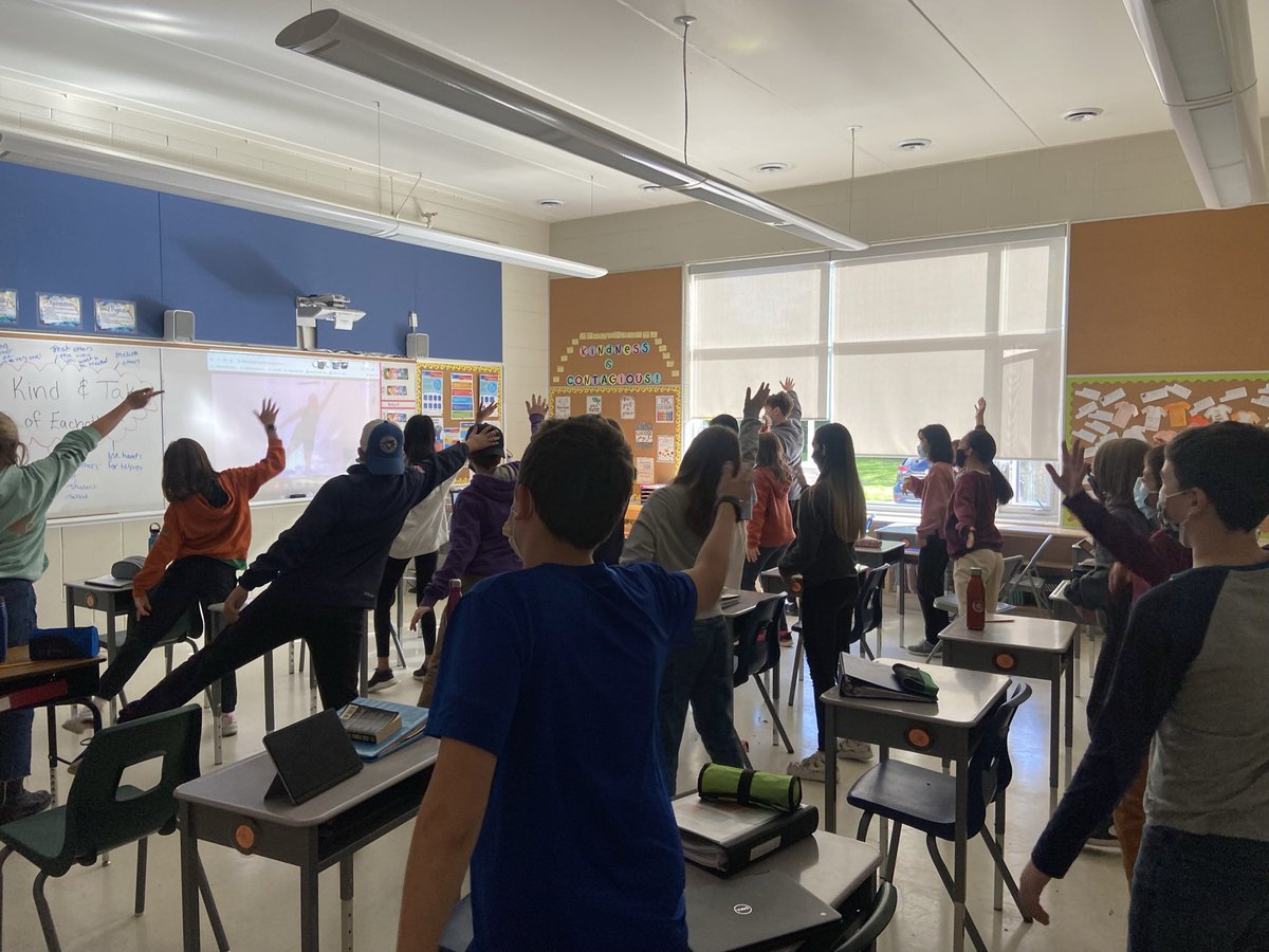 MissJMBurton's tweet photo. Nous apprenons la dance virtuellement!
The Grade 8 and 7 students at @MapleGrove_PS loved our virtual dance today @HDSBFSL #francosuperstars #corefrench #intermediatefrench #move https://t.co/heZjNCAeme