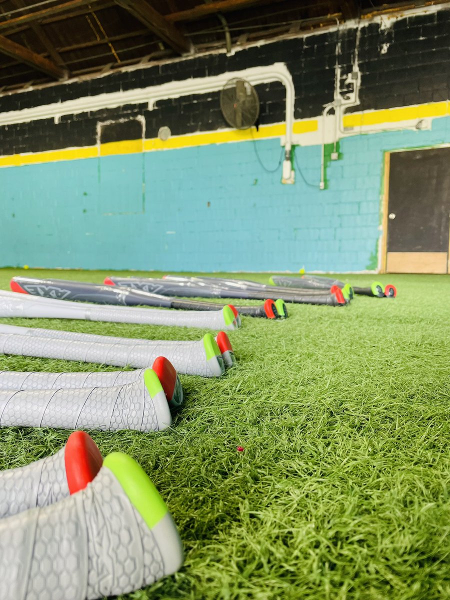 FairfieldMarlin's tweet image. Super Pumped up for our athletes!! We got 4 New sets of Softball Trainers and 4 more sets of Youth Trainers @AxeBat!!! Time to hit it hard and train with intent! It definitely pays to be an Official Axe Bat partner!! #TrainWithPurpose #IntentDriven