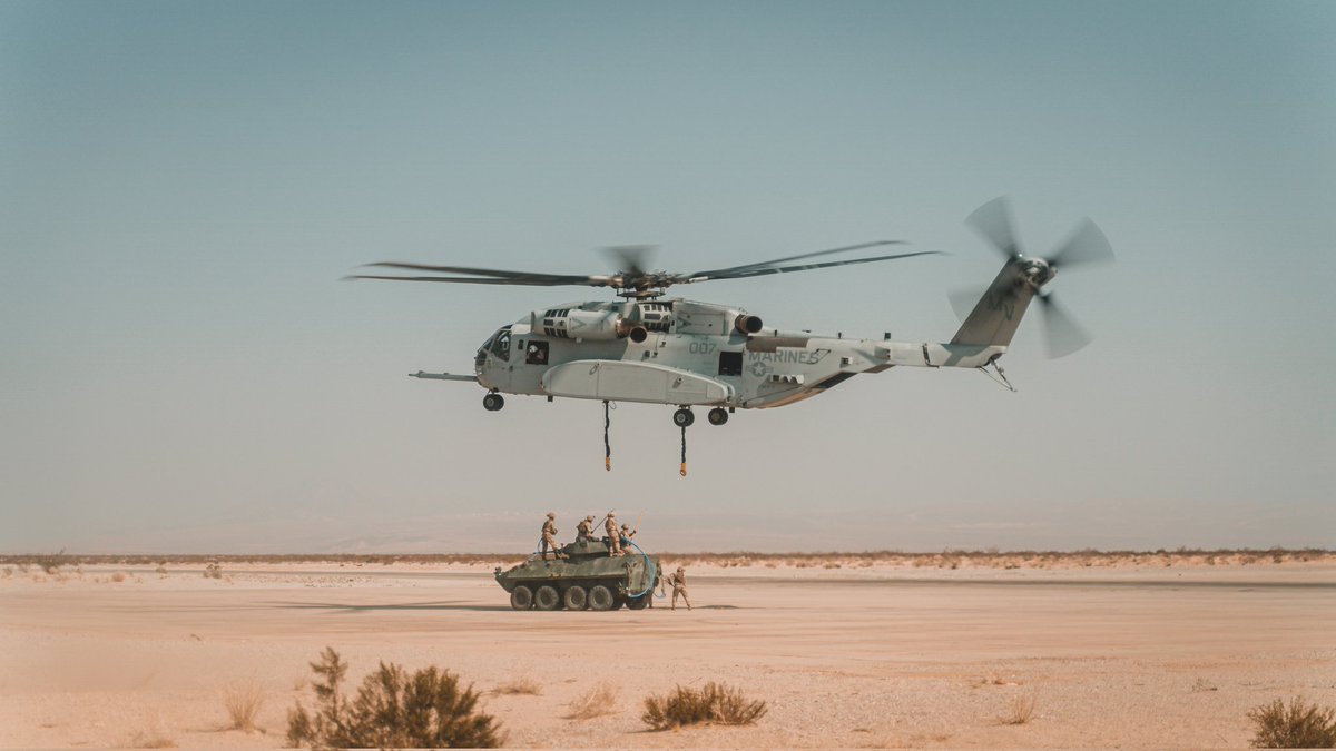 hlcopters's tweet photo. A @Sikorsky #CH53K #KingStallion with #VMX1 prepares to lift an external cargo load at #MAGTF, California, Aug. 24, 2021.
@USMC, Lance Cpl. Colton Brownlee.
The appearance of U.S. Department of Defense (DoD) visual information does not imply or constitute DoD endorsement. https://t.co/fqmgGIIcTQ