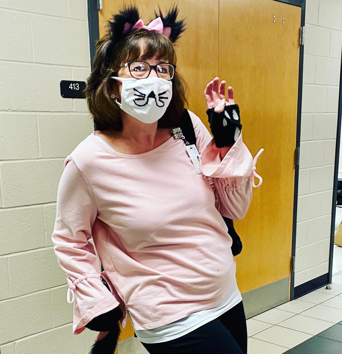 IvesterEarlyCollegeHallCo tweet media