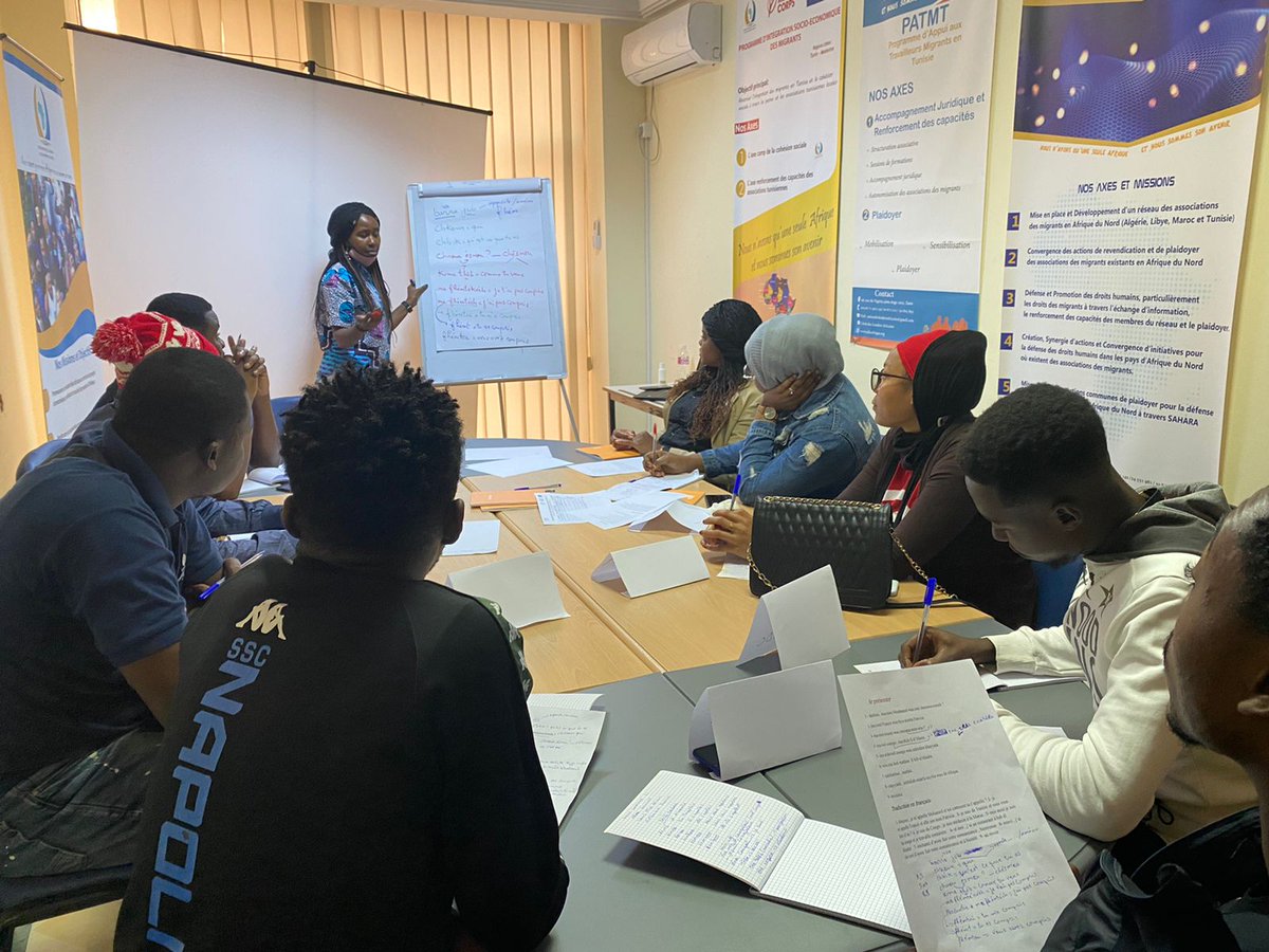 ALDAAFRICA01's tweet photo. Cour de dialecte tunisien, dans le cadre du programme d'insértion socio-culturelle des migrants en Tunisie.
#PISC2: Projet de l' #ALDA soutenu par Terre d'Asile Tunisie - Maison du Droit et des Migrations https://t.co/ZwXKi0bVUv