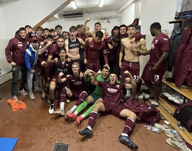 TorinoFC_1906's tweet photo. 🔥🔥🔥

#TorinoSampdoria 2-1
#SFT https://t.co/IiDpJv0ECe