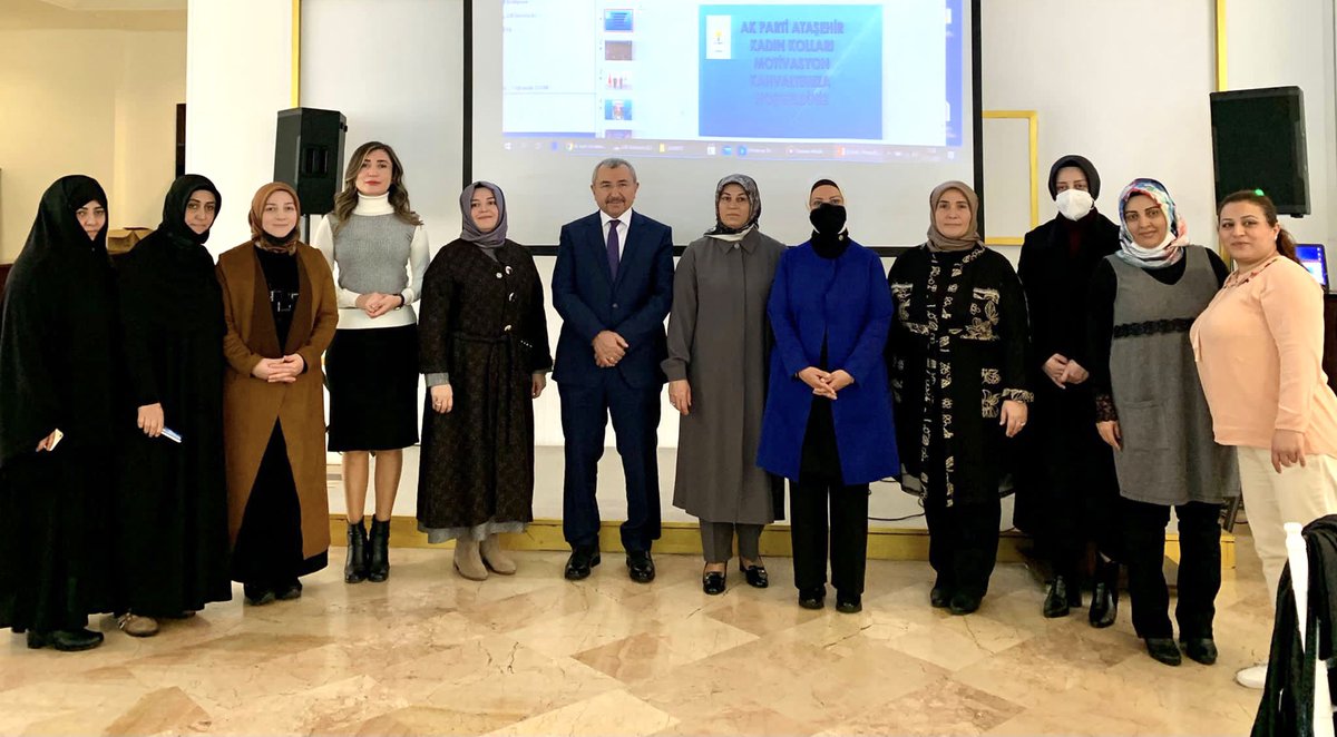 bbismailerdem's tweet photo. Ataşehir Ak Parti Kadın kollarının düzenlediği toplantıya milletvekilimiz sn. @RavzaKavakci hanımefendi ile katılım sağladık.

Yapmış oldukları başarılı faaliyetlerden dolayı, Kadın kolları bşk @GulayseDurak ve yönetimini, mahalle teşkilatlarını tebrik ediyorum.

Hedef 2023 2024 https://t.co/dPMeCd3OpF
