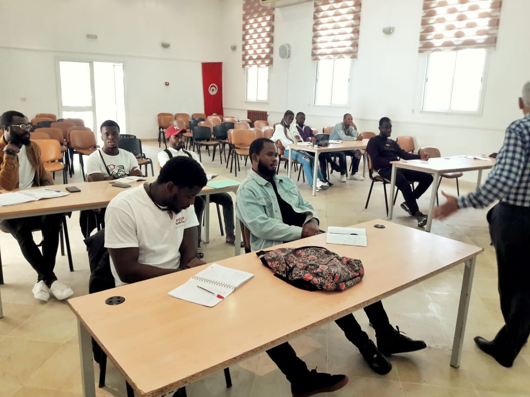 ALDAAFRICA01's tweet photo. Cours de dialecte et de langue arabe, deux groupes à la #Soukra et au #Bardo , en collaboration avec notre partenaire DVV International Tunisie الكنفدرالية الالمانية لتعليم الكبار تونس .
#ALDA ,Programme #lugha https://t.co/WQihKhQGPp