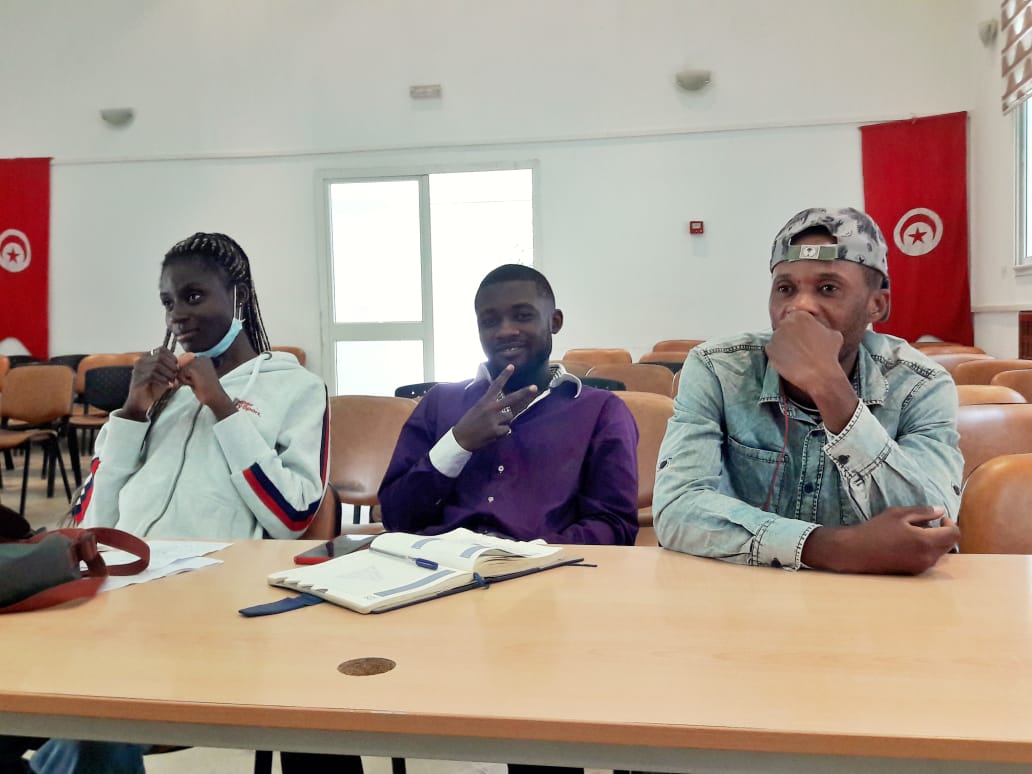 ALDAAFRICA01's tweet photo. Cours de dialecte et de langue arabe, deux groupes à la #Soukra et au #Bardo , en collaboration avec notre partenaire DVV International Tunisie الكنفدرالية الالمانية لتعليم الكبار تونس .
#ALDA ,Programme #lugha https://t.co/WQihKhQGPp