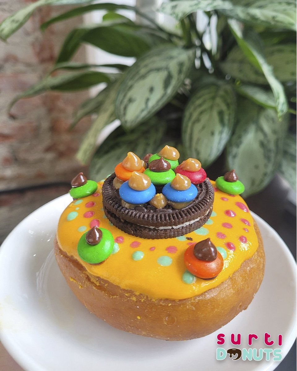 SurtiDonuts's tweet photo. Lo ideal para comenzar la semana con buen pie es disfrutar de unas ricas SurtiDonuts 👌🤤👍
Y más si es una dona Especial 🤩
Disfruta un delicioso momento!
📲 Contactanos para servicio delivery 04126095695🛍️🛵
#endulzatumomento #donuts #surtilovers #donutslover #Dona https://t.co/xBdrRkW83R