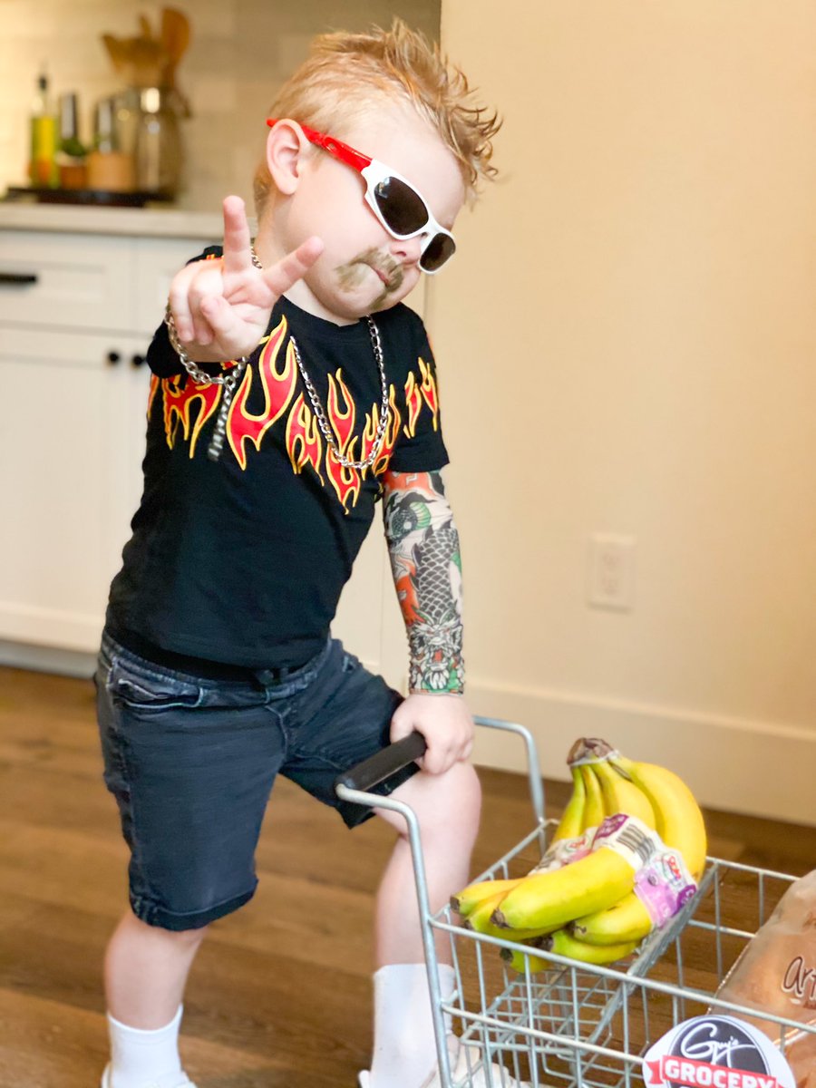 natAnelson's tweet photo. @flavortown @GuyFieri “Holy moly, Stromboli! I wake up in the morning thinking about food.” - Guy Fieri 

#Halloween2021
#FlavorTown 
#DinersDriveinsDives 
#FoodNetwork 
@FoodNetwork https://t.co/tAWz1X2EvV