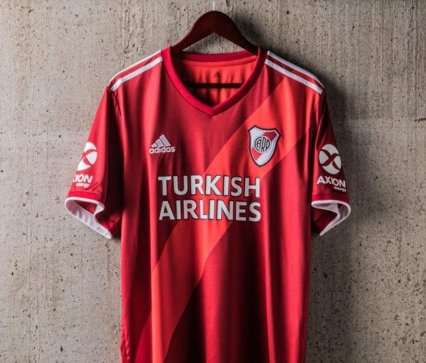 $5.400 en tienda adidas por cybermonday 