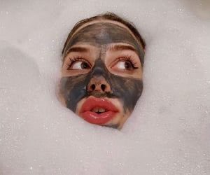 xreno9's tweet photo. بنات كل وحده تكتب لنا ايش تستخدم من مقشرات و صنفره للجسم يلاااا خلونا نستفيد من بعض 👏🏻 https://t.co/8VdunIsviN
