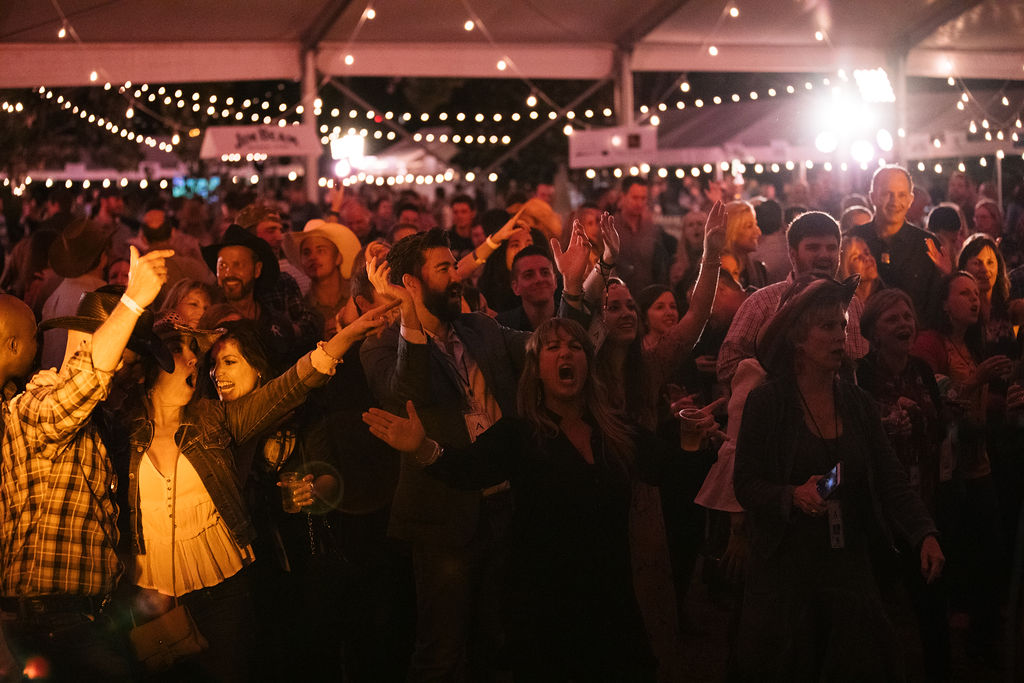 Cows 'n Cabs tweet media