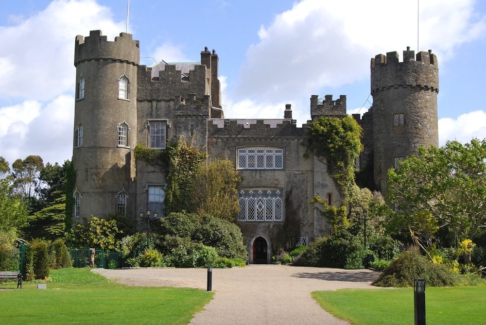 Castillo de Malahide, Dublín, Irlanda.