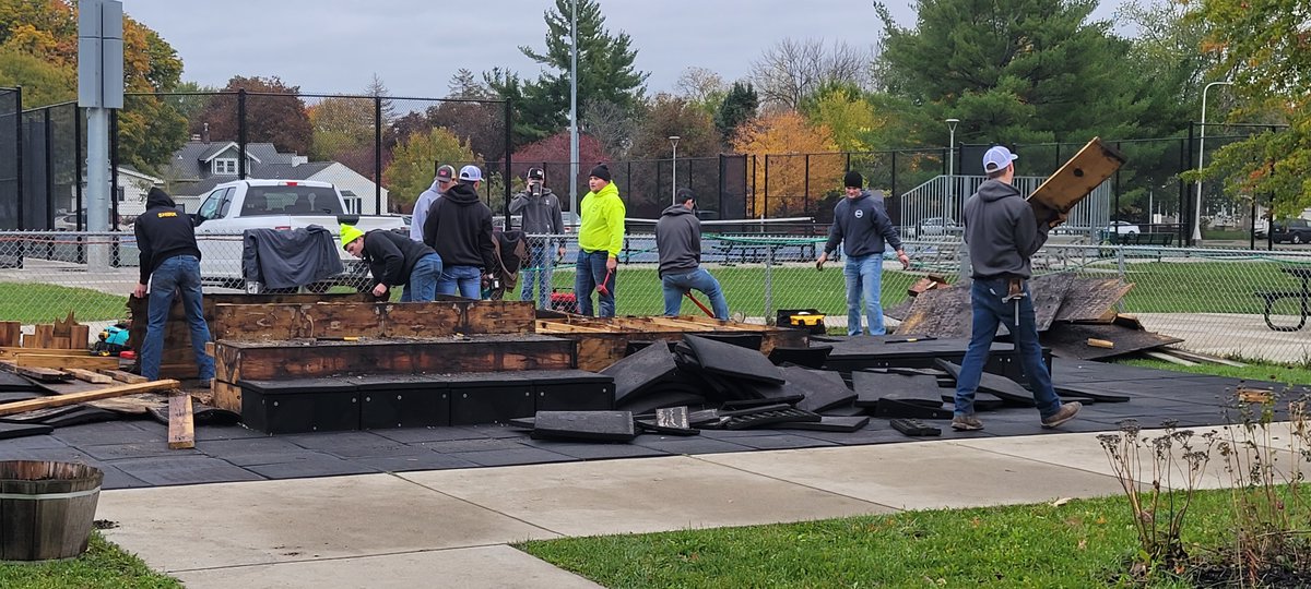 UNICDCenter's tweet photo. Thankful for the University of Northern Iowa Construction Management Club! They are helping us reimagine our ramp play area. https://t.co/oCKohl8c4O https://t.co/bMnZEs7Jbn