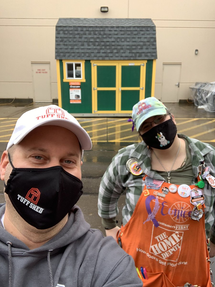 DanPacificNW's tweet photo. #waytobe4003 @PaganoSells @wendysadventur1 @DragonXinree College Themed U of O Duck shed now at 4003 Eugene Home Depot. Customizable sheds with limitless possibilities! https://t.co/3IfCDdmRxX