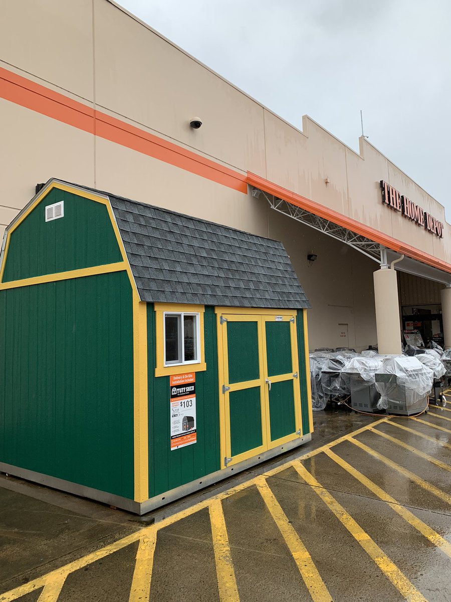 DanPacificNW's tweet photo. #waytobe4003 @PaganoSells @wendysadventur1 @DragonXinree College Themed U of O Duck shed now at 4003 Eugene Home Depot. Customizable sheds with limitless possibilities! https://t.co/3IfCDdmRxX