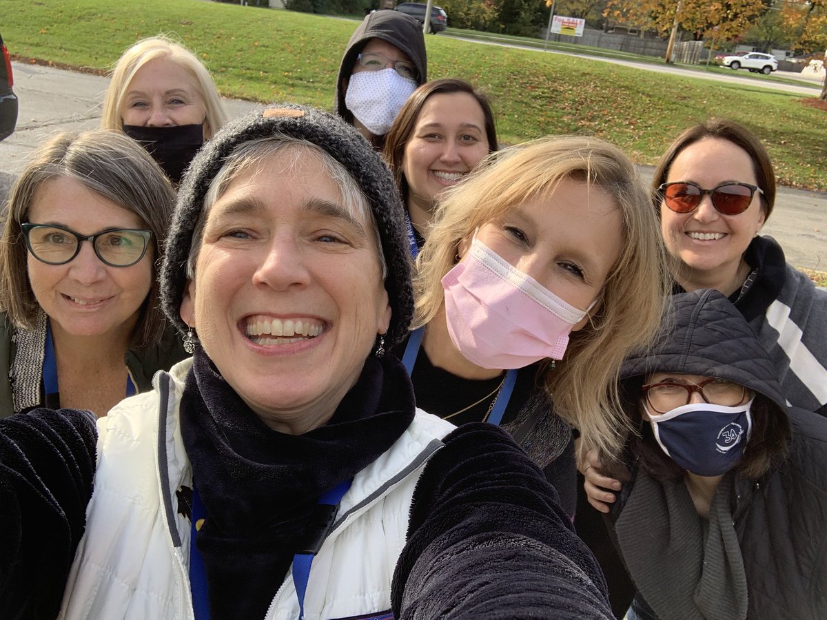 cateked's tweet photo. #BeWell34 walkers from the admin building enjoying the fresh fall air! 🍁 #WeAreD34 https://t.co/729iwc79zE