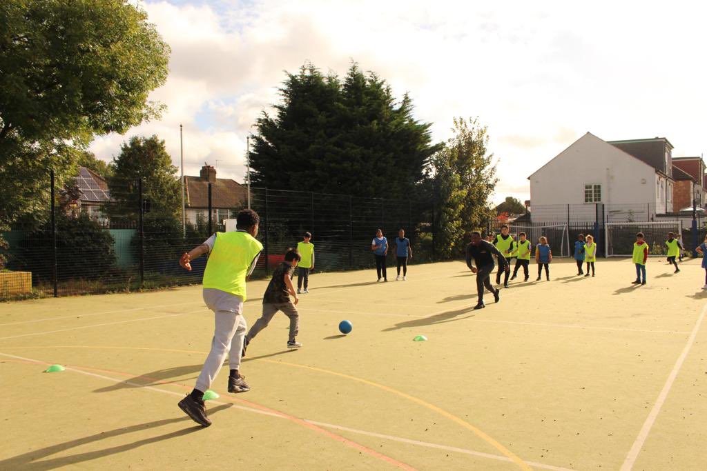 RTS__UK's tweet photo. 🤝✨ #Sports #Workshops #Fun #YoungPeople https://t.co/80SOWfahUV