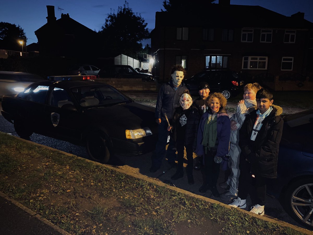 GemmaJade87's tweet photo. Look who paid us a visit this #halloween 🙈😆👻👻🎃 @StBernsPrimary https://t.co/4YovamN7fO