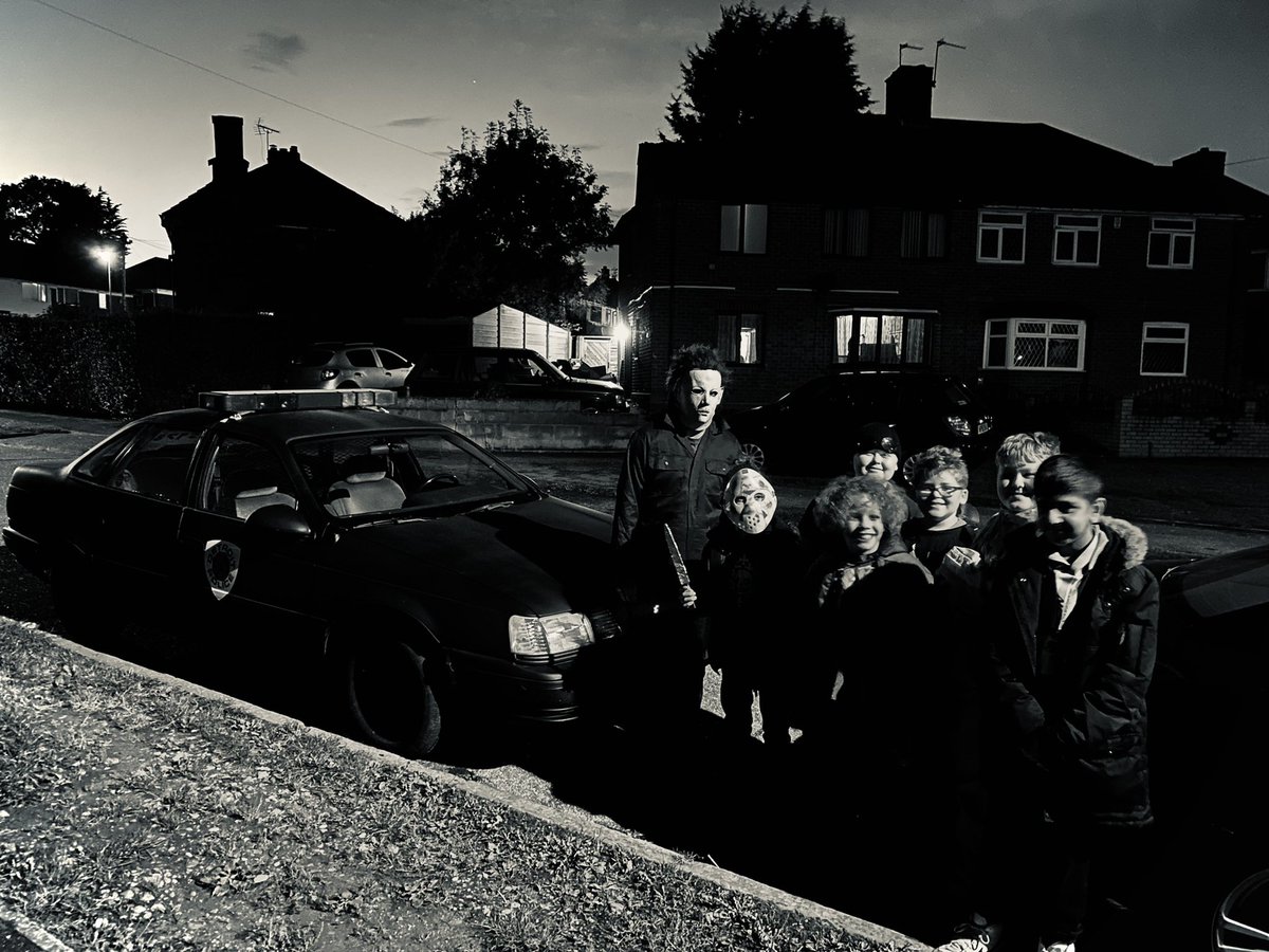 GemmaJade87's tweet photo. Look who paid us a visit this #halloween 🙈😆👻👻🎃 @StBernsPrimary https://t.co/4YovamN7fO