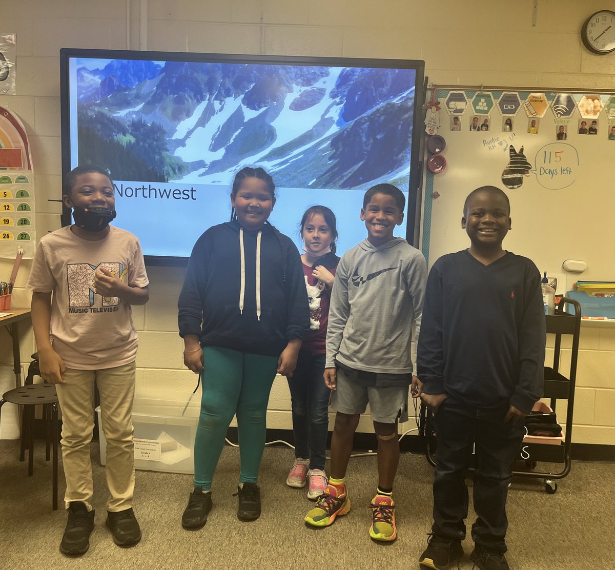 TeachDrWhite's tweet photo. Today we presented our @powerpoint slideshows about how Native Americans in different regions used the resources around them. The kiddos collaborated in groups to create these masterpieces. #ThirdGradeLife https://t.co/Et3IIIqyx7