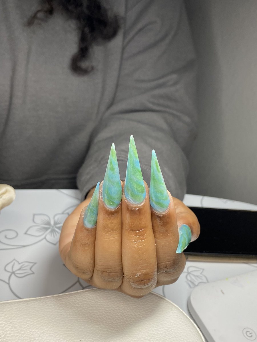 lyahdc_'s tweet photo. Itโs Giving Mother Nature ๐๐ฆ
Plus it glows ๐ฅณ
#uwg #uwgnails #uwg25 #uwg24 #uwg23 #uwg22 #atlnails #explore #carrollton https://t.co/UerkAtdv9W