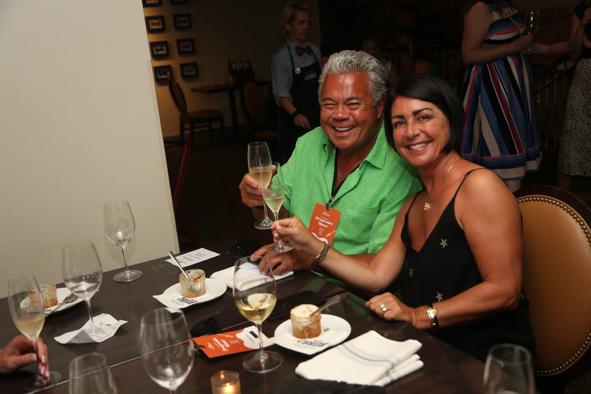 Cheers to kicking off another week! It's going to be a great one, friends.
.
.
.
#winefestdsm