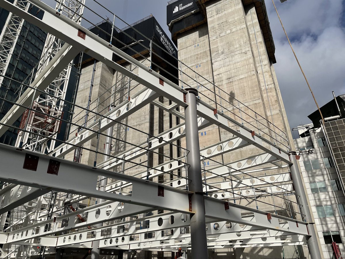 rlunn85's tweet photo. Steelwork rising fast at #20Ropemaker @MakeArchitects @Core_London @SkanskaUKplc @Waterman_group @HilsonMoran @WTPartnership https://t.co/xDi40OBCu0