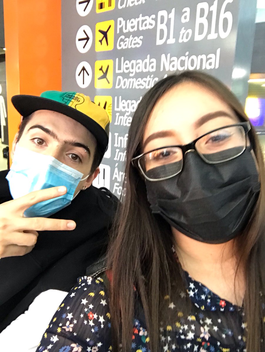 janethmdnv's tweet photo. Después de 5 años, varios conciertos y una búsqueda fallida, al fin se logró tenerlos muy de cerca🤘🏻💕.

Estoy lo que le sigue de felizzzzzzz🥺❤️❤️❤️.
AYER CONOCÍ A LOS MORAT Y SON LAS PERSONAS MÁS AMABLES🥺❤️❤️❤️ https://t.co/cJQ5kepceG