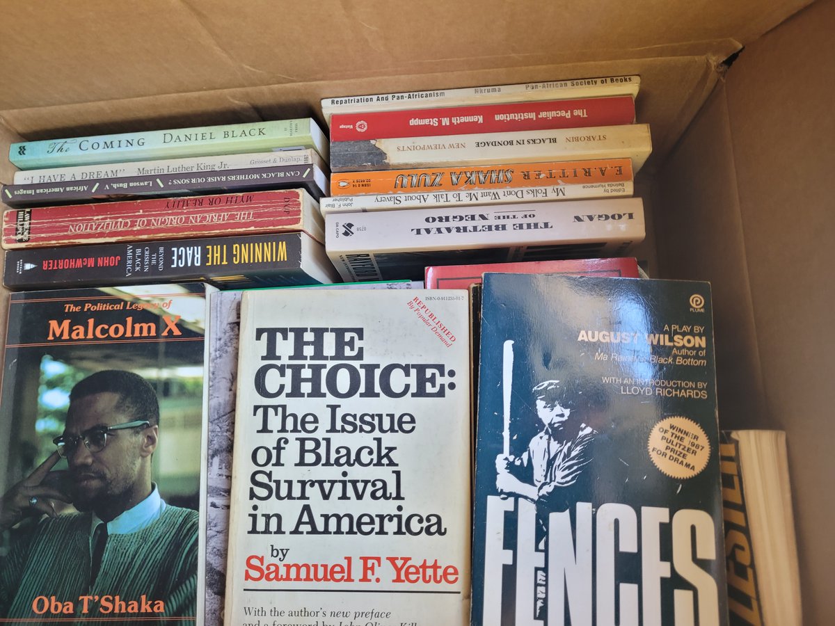 SaxapahawB's tweet photo. We received such amazing books from @Shrineonline this weekend! Church members donated from their libraries and Aminka curated an amazing list of titles! People inside are going to get joy and knowledge. Many thanks @BlackInmateFund for making this happen! https://t.co/bc4Eau8q7d