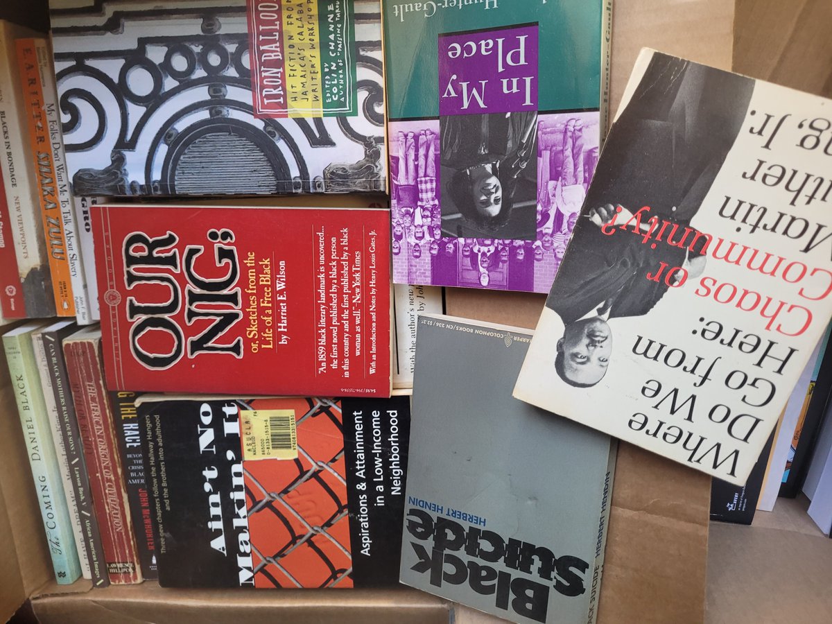 SaxapahawB's tweet photo. We received such amazing books from @Shrineonline this weekend! Church members donated from their libraries and Aminka curated an amazing list of titles! People inside are going to get joy and knowledge. Many thanks @BlackInmateFund for making this happen! https://t.co/bc4Eau8q7d