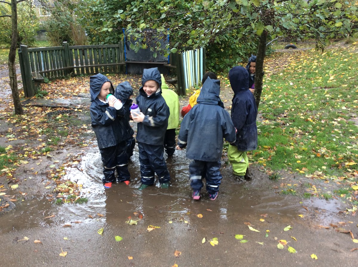 Year1TLTPA22's tweet photo. We had a very wet but wonderful afternoon on the farm with Mrs Dobson- puddle splashing, playing hide and seek, making clay models and mud painting. Exactly what 5 year olds should be doing @BrightFuturesET @limetreepa #EYFS #noplacelikelimetree #Receptionlife https://t.co/ulSICBV7ex