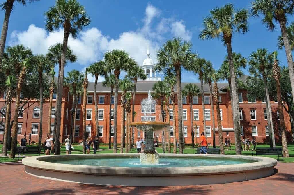 MatteoDanielRo3's tweet photo. After a blessing call with @MrSpeakLife , I am proud to announce I have received my first D1 Offer from Stetson University @StetsonFootball @EliteTraininga2 https://t.co/BOD1OzkYUA