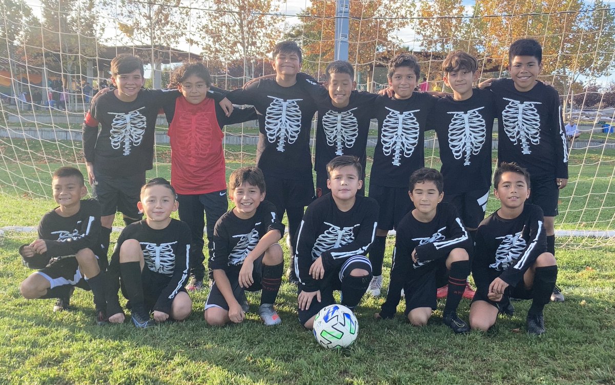 sanjuansouth's tweet photo. Great week of fun, family and soccer⚽️🎃🏆 #sanjuansouth #BetterTogether https://t.co/racPMbCYlY