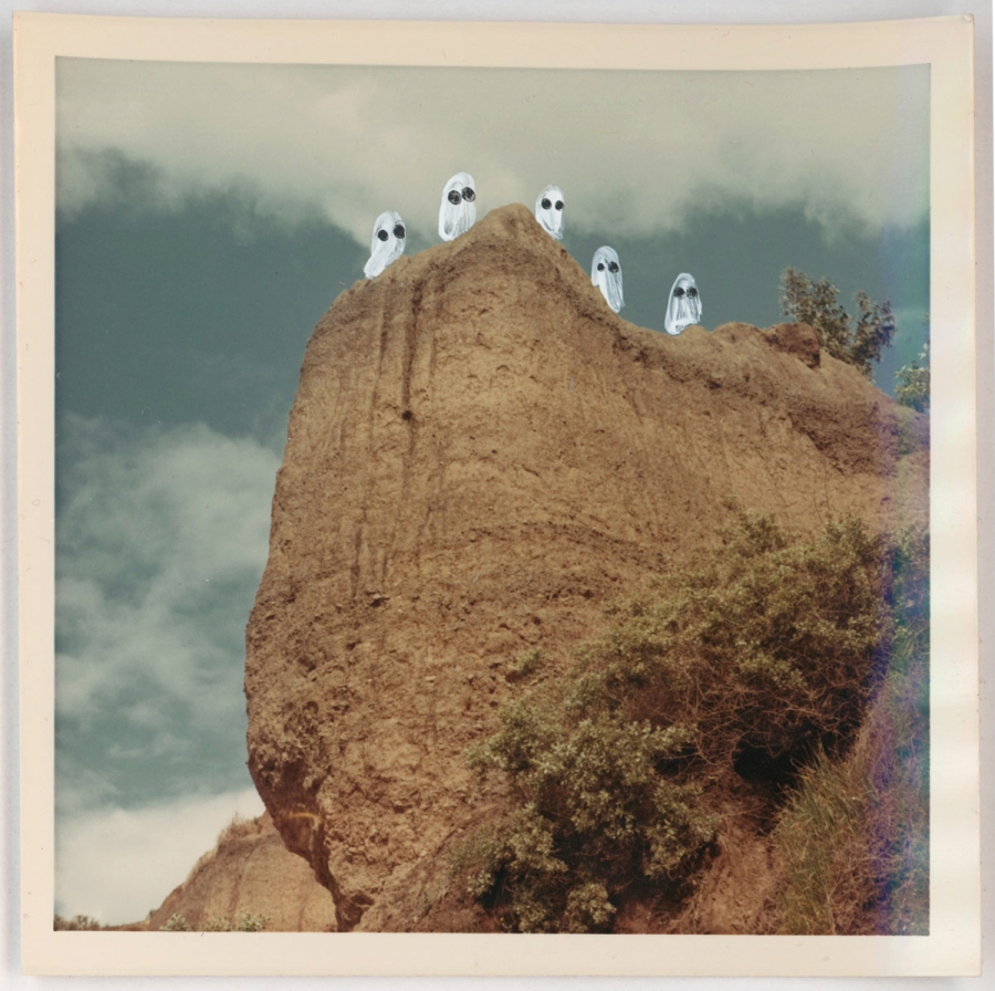 oxfordamerican's tweet image. “Then, just like that, she was gone. The man stood watching the spot where she had been.”

—Kevin Brockmeier writes about transitions and apparitions in “Three Ghost Variations” from #Issue106. Read the rest via the link below.

oxfordamerican.org/magazine/issue…

Art by: @xoAngelaDeane