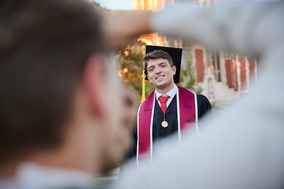 UofOklahoma's tweet photo. ๐ฃ ๐พ๐๐ก๐ก๐๐ฃ๐ ๐๐ก๐ก ๐ฟ๐๐๐๐ข๐๐๐ง ๐๐ง๐๐๐ช๐๐ฉ๐๐จ!
Winter convocation will be here before we know it, and to celebrate all of our Class of 2021 grads, we want to feature YOU!
๐ธ Submit your information along with a senior picture to https://t.co/ZnTh8klFnG. #OU2021 https://t.co/Tz3DoGgni0