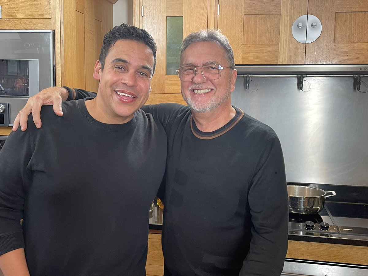 cooking at the <a href="/RBCookerySchool/">Chef Mark Peregrine</a> <a href="/lemanoir/">Le Manoir aux Quat'Saisons, A Belmond Hotel</a> with  the great  <a href="/PaulAinsw6rth/">The Ainsworth Collection</a> for ma next serie #simplyraymondblanc  on @ItV he cooked  2 wholesome dishes for me ,.So good to share this cook off with him .i am blessed