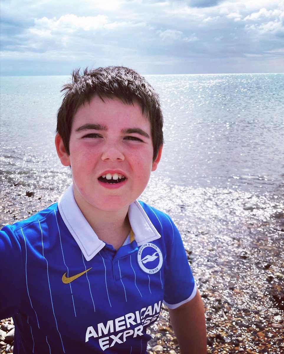Hannah_Deacon40's tweet photo. 3 years on from law change the End Our Pain children with severe epilepsy are still #cruellydeniedNHSaccess to #medicalcannabis.  Urging @sajidjavid to intervene @end_our_pain @NHSEngland https://t.co/Yybd5Ei76g