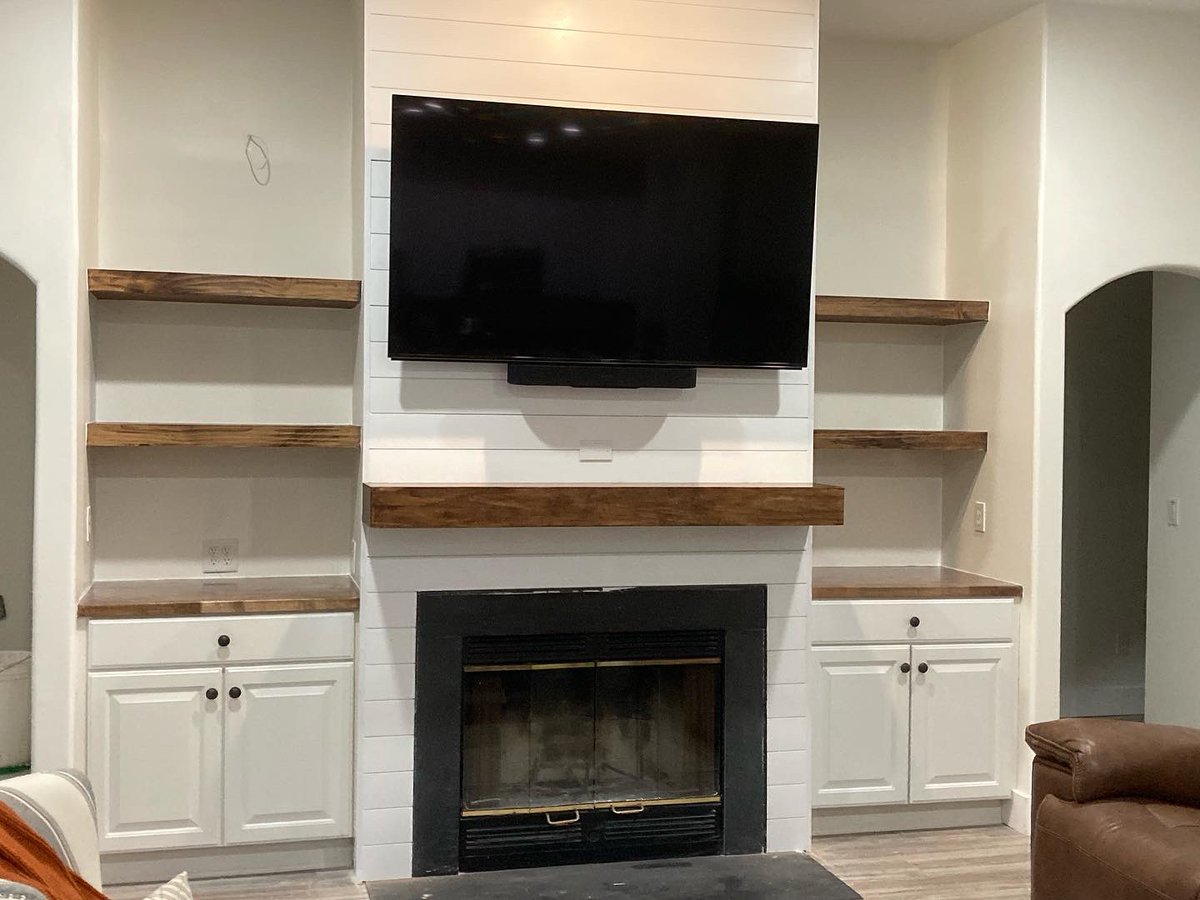 BoydstonGrove's tweet photo. Shiplap, mantel, matching shelves, and counters. This was a fun project! #woodworking #mantel #fireplace #decor https://t.co/tQjRtB8LHK
